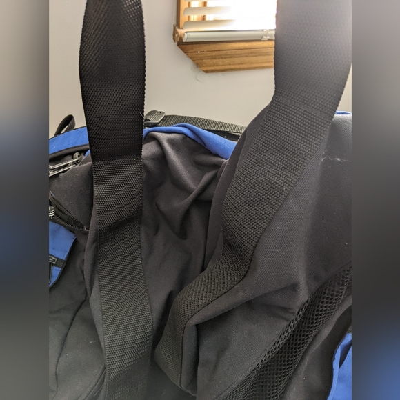 Vtg Outdoor Products Blue and Black Sports Duffle Travel Bag w Handles and Strap - Picture 11 of 16